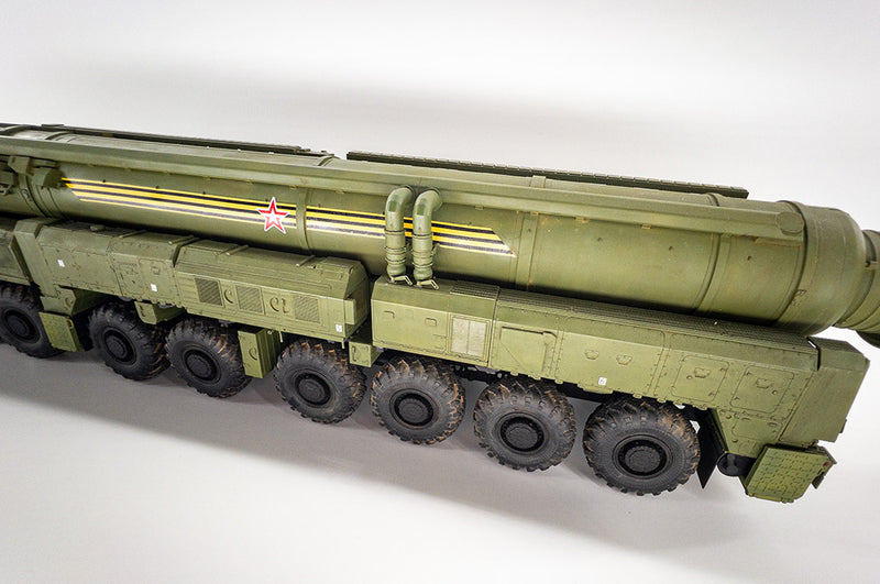 Trumpeter 15U175 TEL of RS-12M1 Topol-M ICBM complex 01082 1:35