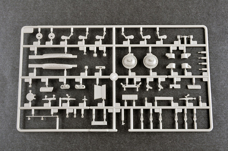 Trumpeter 09609 Russian T-72B1 with KTM-6 & Grating Armour 1:35