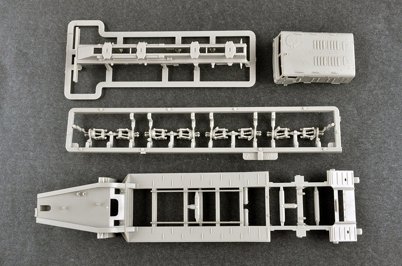 Trumpeter 07194 MAZ-537G intermediate type with MAZ/ChMZAP 5247G semi-trailer 1:72