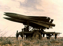 Trident Miniatures HO 87075 Military, US/NATO, Hawk MIM-23B Improved Missile Launch/Control System, M390C Transport Platform with 3 Surface-to-Air Missiles
