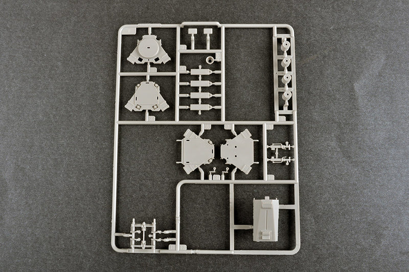 Trumpeter 07177 M983 Tractor with AN/TPY-2 X Band Radar 1:72