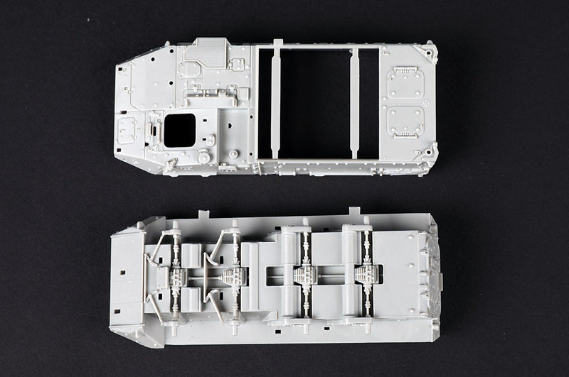 Trumpeter 07456 M1132 Stryker Engineer Squad Vehicle w/SOB 1:72