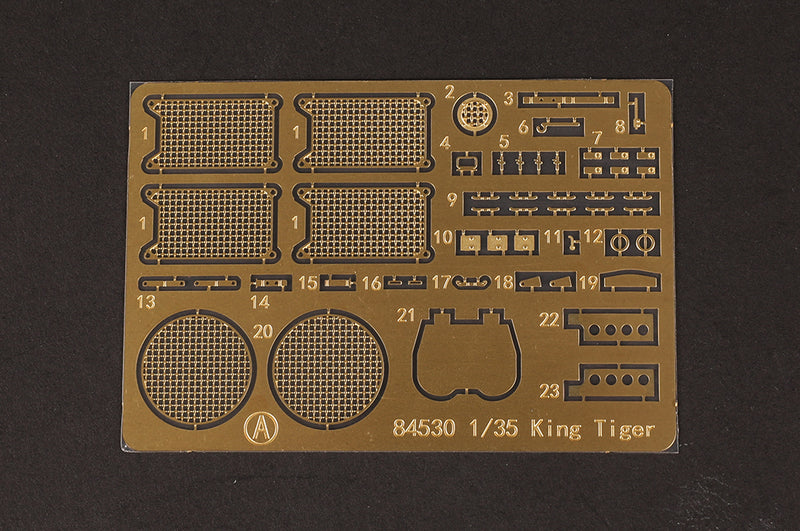 HobbyBoss Pz.Kpfw.VI Sd.Kfz.182 Tiger II (Henschel 105mm) 84559 1:35