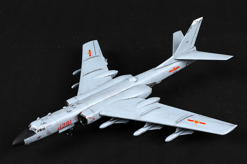 Trumpeter Xian H-6K Bomber 03930 1:144