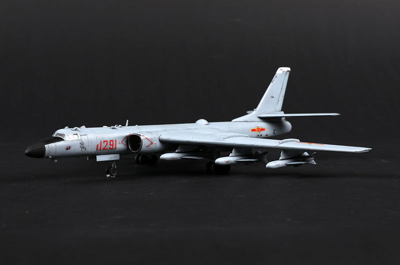 Trumpeter Xian H-6K Bomber 03930 1:144