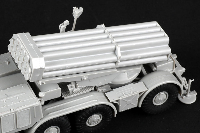 Trumpeter Russian 9P140 TEL of 9K57 Uragan Multiple Launch Rocket System 07180 1:72