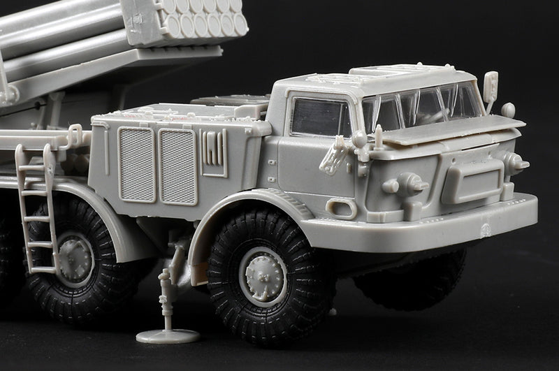 Trumpeter Russian 9P140 TEL of 9K57 Uragan Multiple Launch Rocket System 07180 1:72