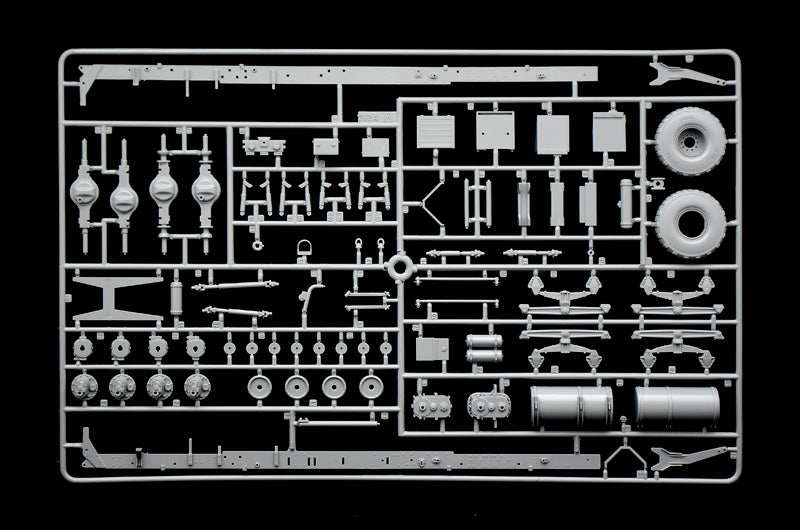 Italeri 6554 - SCALE 1 : 35 M978 FUEL SERVICING TRUCK