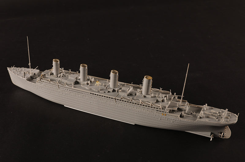 HobbyBoss Titanic 83420 1:700