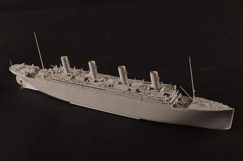 HobbyBoss Titanic 83420 1:700