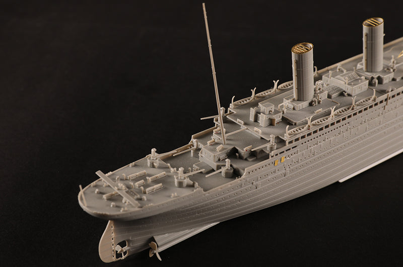 HobbyBoss Titanic 83420 1:700