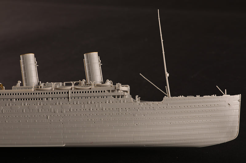 HobbyBoss Titanic 83420 1:700