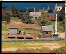 Bachmann Trains O 45977 Plasticville U.S.A. Classic Kits, Loading Platform & Crossing Shanty