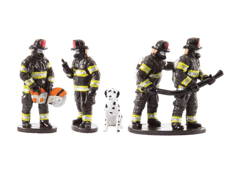 PREORDER Lionel 2-230180 O Firefighters and Dog -- 4 Firefighters, 1 Dog