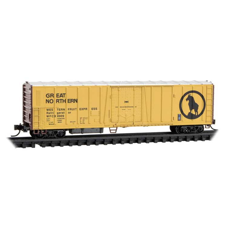 PREORDER Micro Trains Line 081 00 061 N PC&F Class R-70-13 Steel Mechanical Reefer No Roofwalk - Ready to Run -- Great Northern WFCX