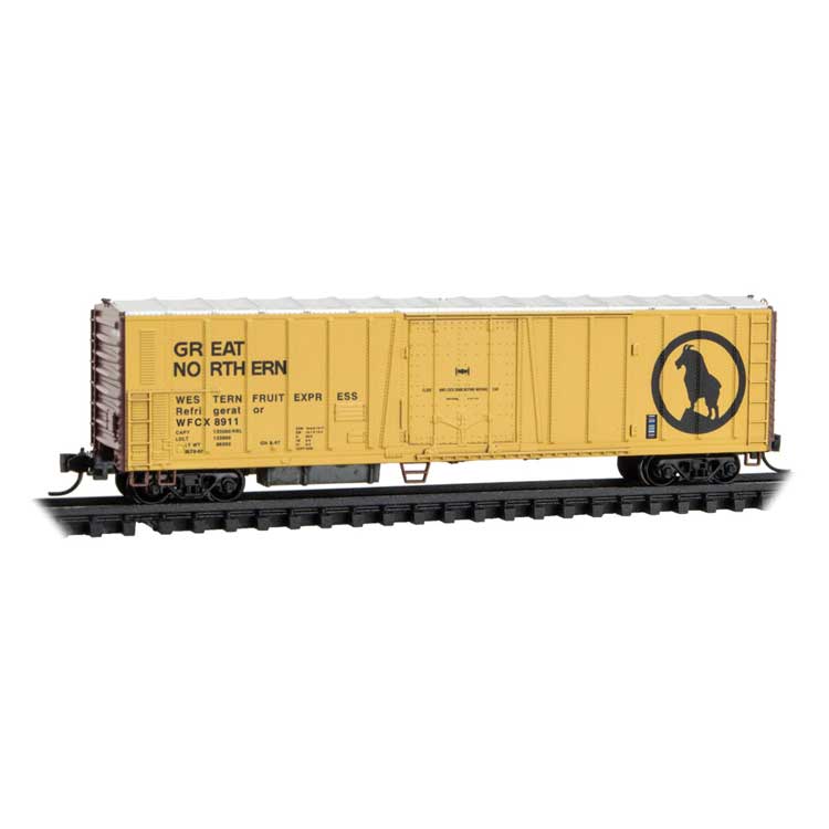 PREORDER Micro Trains Line 081 00 062 N PC&F Class R-70-13 Steel Mechanical Reefer No Roofwalk - Ready to Run -- Great Northern WFCX