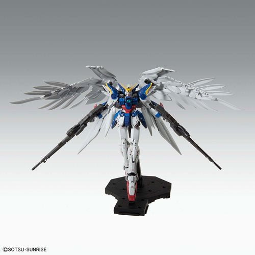 Bandai  2516450 Gundam Wing: Endless Waltz Wing Gundam Zero Ver. Ka Master Grade 1:100 Scale Model Kit