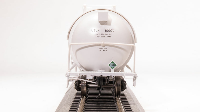 BLI 8037 Cryogenic Tank Car, UTLX White, 2-Pack, HO