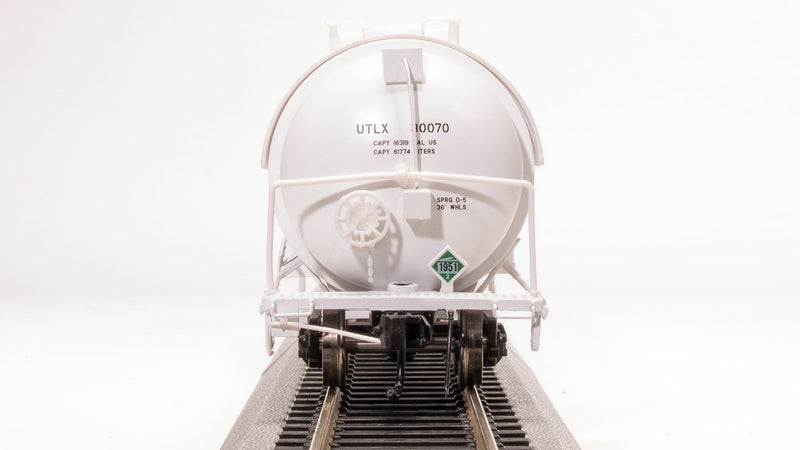 BLI 8037 Cryogenic Tank Car, UTLX White, 2-Pack, HO