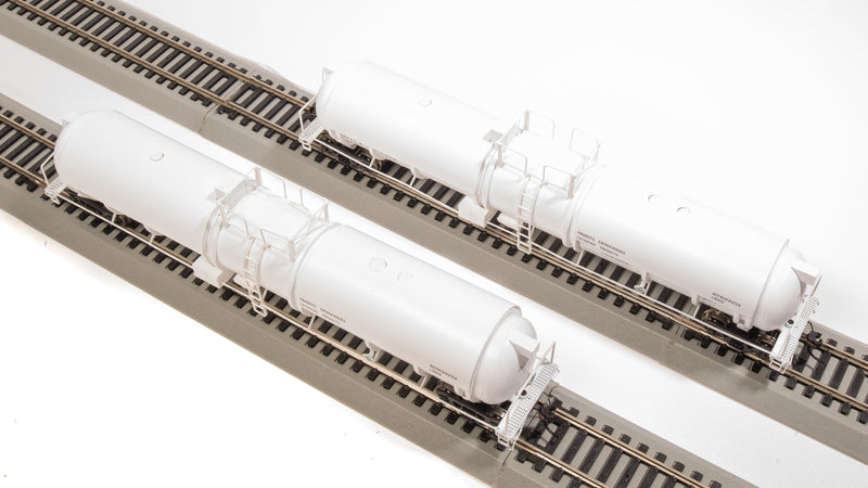 BLI 8037 Cryogenic Tank Car, UTLX White, 2-Pack, HO