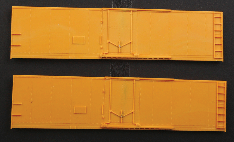 Accurail HO 424 Steel Reefer Sides, Plug-Door Version 1 Pair