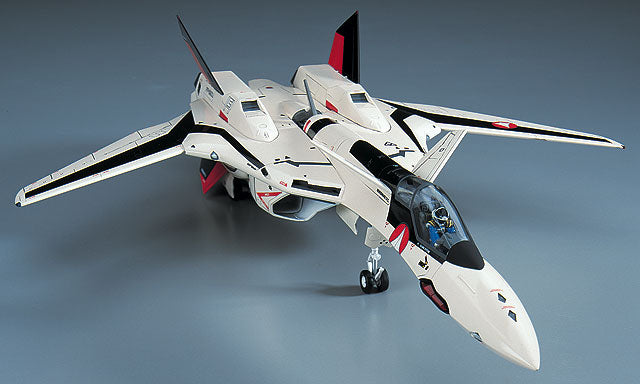 Hasegawa Models 65709 YF-19 “Macross Plus” 1:72 SCALE MODEL KIT