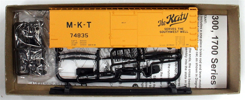 Accurail HO 1307 36' Double Sheathed Box Car with Metal Ends Kit, Missouri-Kansas-Texas