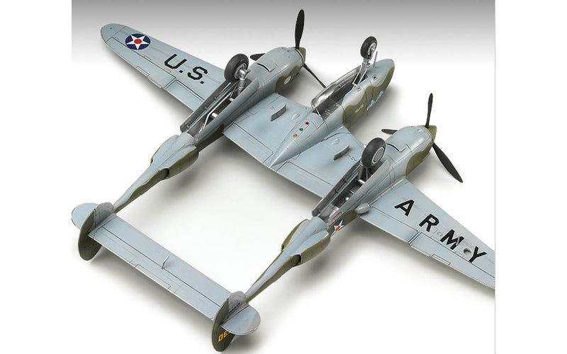 Academy Models [1/48] 12208 P-38F LIGHTING GLACIER GIRL