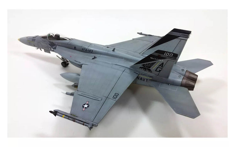 Academy Models 12547 F/A-18E Vfa-143 Usn Pukin 1:72