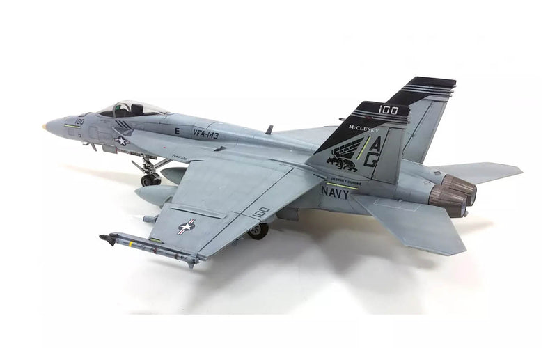 Academy Models 12547 F/A-18E Vfa-143 Usn Pukin 1:72