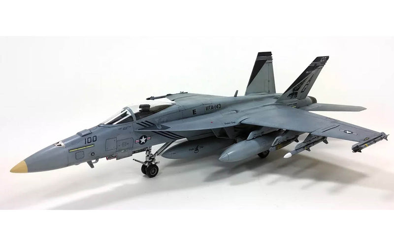 Academy Models 12547 F/A-18E Vfa-143 Usn Pukin 1:72