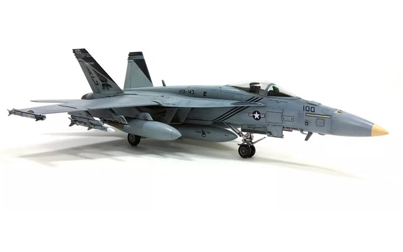 Academy Models 12547 F/A-18E Vfa-143 Usn Pukin 1:72