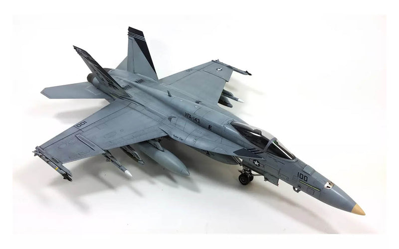 Academy Models 12547 F/A-18E Vfa-143 Usn Pukin 1:72