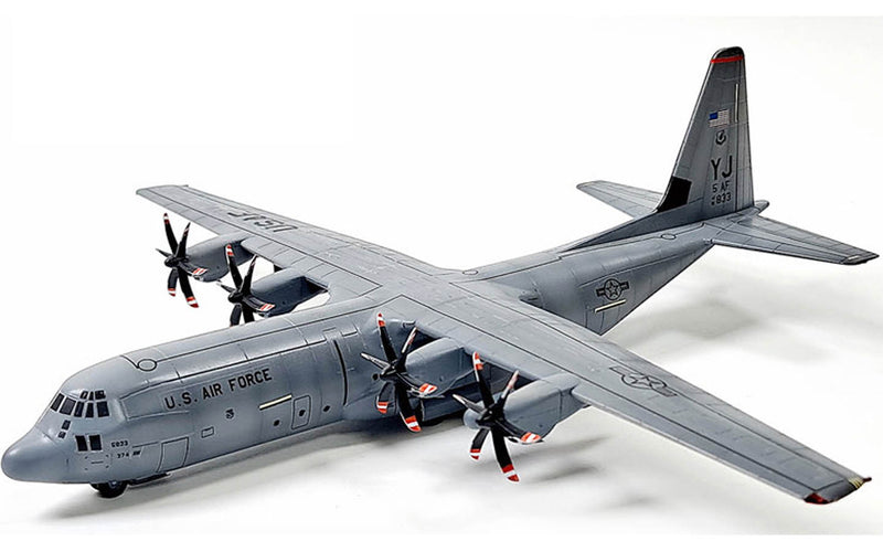 Academy Models 12631 C-130J-30 Hercules 1:144