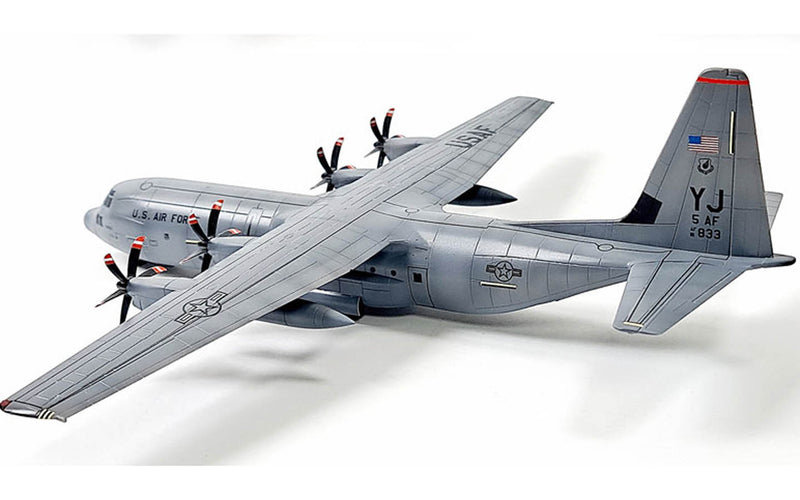 Academy Models 12631 C-130J-30 Hercules 1:144