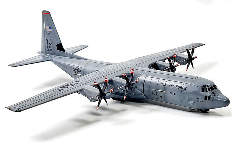 Academy Models 12631 C-130J-30 Hercules 1:144