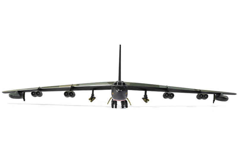 Academy Models 12632 USAF B-52D Stratofortress 1:144