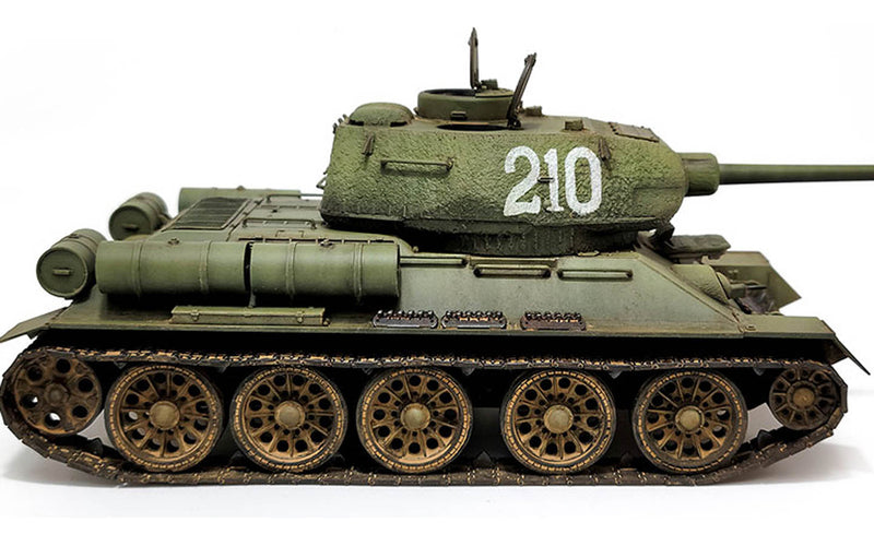 Academy Models 13554 Russian T-34/85 "Ural Tank kit 1:35