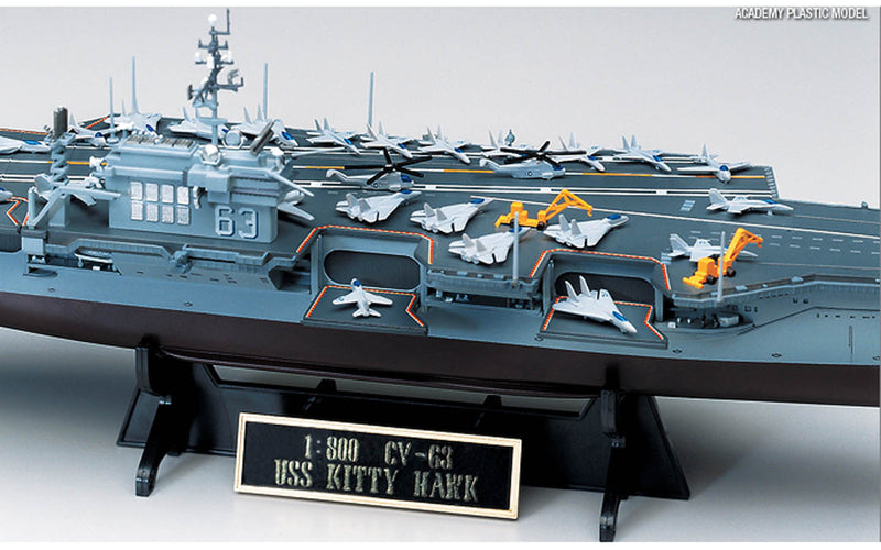 Academy Models 14210 USS KITTY HAWK CV-63 1:800