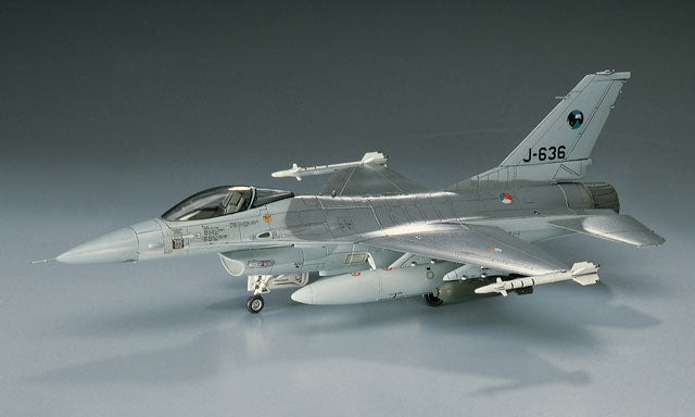 Hasegawa Models 231 F-16A Plus Fighting Falcon 1:72 SCALE MODEL KIT