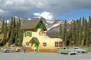 Bachmann SceneScapes HO 35209 Roadside USA Building, Shoe House (Built-Up)