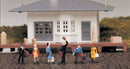 Bachmann HO 42330 Waiting Passengers (6)