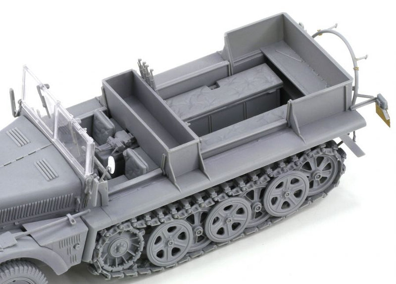 Dragon Models DML 6731 1/35 Sd.Kfz.10 Ausf.B 1942 Production