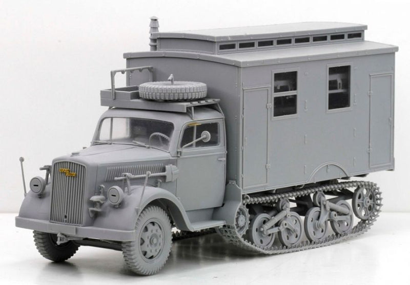 Dragon Models DML 6766 1/35 Sd.Kfz.3 Maultier Ambulance