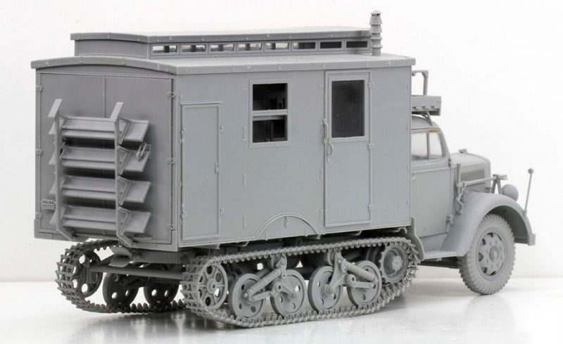 Dragon Models DML 6766 1/35 Sd.Kfz.3 Maultier Ambulance