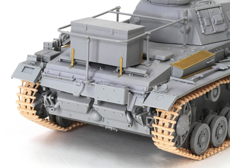 Dragon Models DML 6901 DAK Pz.Bef.Wg.III Ausf.H