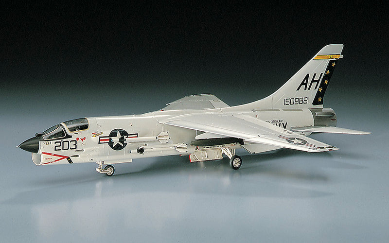 Hasegawa Models 339 F-8E Crusader 1:72 SCALE MODEL KIT