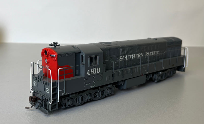 Atlas 10004118 HO TRAIN MASTER PH.1B SILVER SOUTHERN PACIFIC