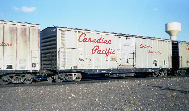 Rapido 150004A HO NSC 3294 Mechanical Reefer - Ready to Run -- Canadian Pacific (Late Version, silver, black, red, Script Logo)
