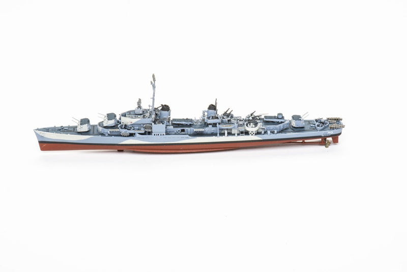 Takom Models - 7057 - 1:700 -Gearing-Class Destroyer USS Southerland DD-743 Gearing Class Destroyer 1945 (Full Hull+Bonus)